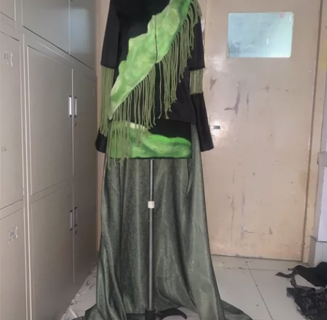 【出】服装设计成衣作品 总共四套含（ppt...