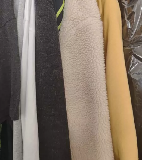 9成新到全新衣服盲盒！59.9元3~4件包...