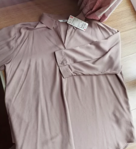 优衣库429414，女装 花式半开领衬衫(...