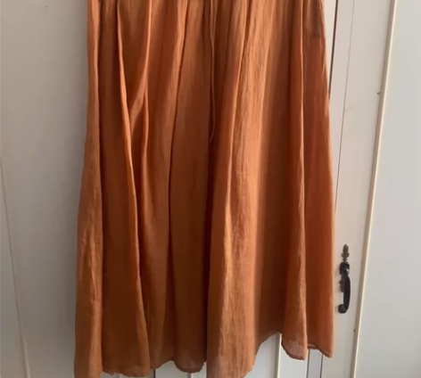 文艺复古风，棕黄色苎麻超大摆半裙，M实体店...