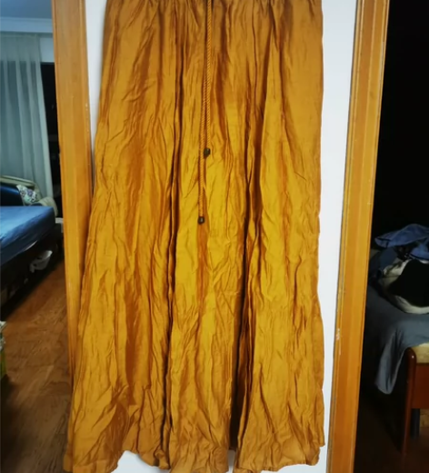 全新日单黄色半身大摆长裙，L号，裙长90厘...
