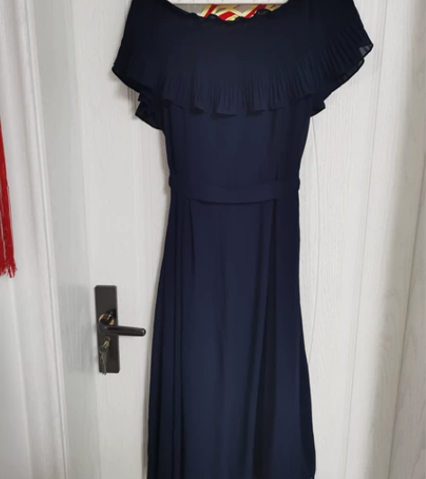 恩瑞妮连衣裙，xl碼，有腰带，特别显瘦，长...