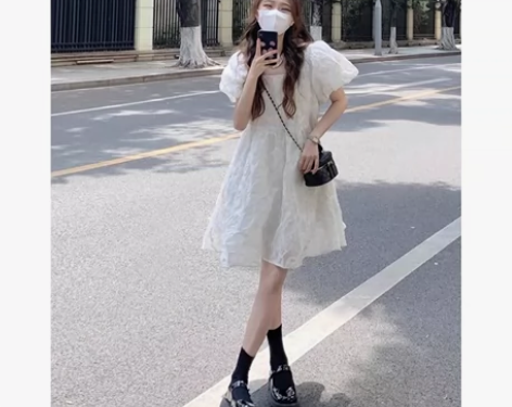白色方领泡泡袖娃娃连衣裙仙女夏设计肌理感小...