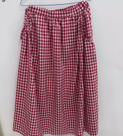 田园风的格子半身裙 在实体店须知买的，现在...