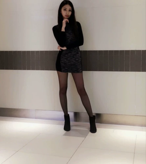 HM收腰修身性感包臀连衣裙 感兴趣的话点“...