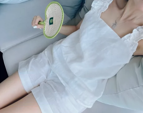 松弛感复古老钱风极简纯亚麻短裤 尺码m号，...