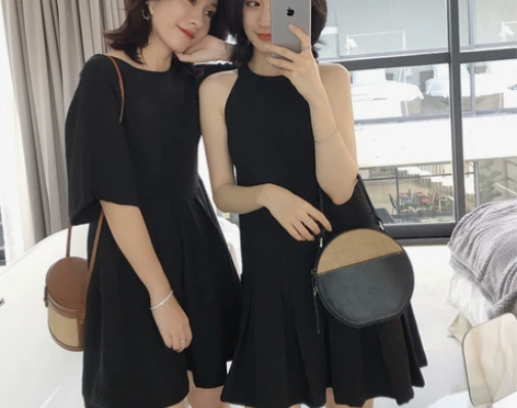 ?小宜 小黑裙露肩冷淡风无袖挂脖女极简气质...