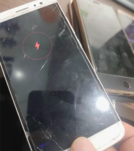 华为麦芒五3+32手机屏幕碎 感兴趣的话点...