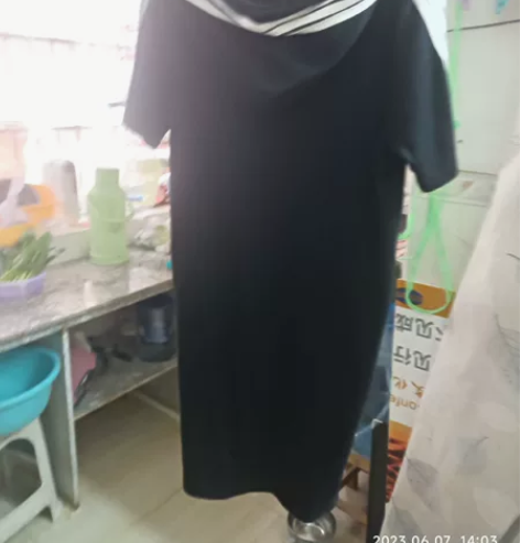 运动风连衣裙，M码，版型好看也显瘦，颜色是...