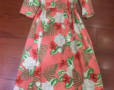 帅气又不失女人味肩章小立领风衣式中性风 舒...