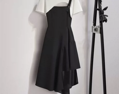 为了面试买的。 在实体店里买的120元一件...