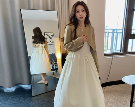 西装设计感白色吊带小香风连衣裙高端轻奢法式...