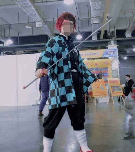 【出租】鬼灭之刃灶门炭治郎大全套（假发、衣...