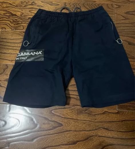 二手男士短裤腰松紧带设计二手的 感兴趣的话...