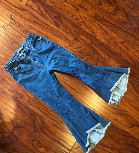 喇叭牛仔裤 裤长90尺码：26码?几乎全新...