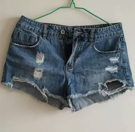 破洞牛仔短裤，腰围二尺二，很有设计感，闲置...