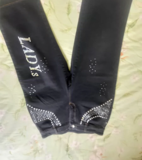 伊蕾七分牛仔裤，弹力非常好，现在胖了穿不了...