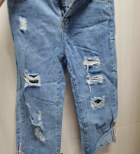 【付邮送】牛仔七分裤 感兴趣的话点“我想要...