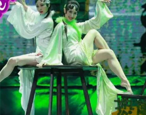 ?古典舞蹈服装 尤物白蛇演出服装 排练穿了...