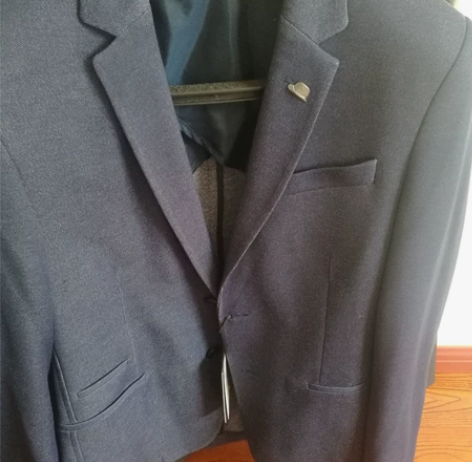 全新zara男西装上衣,吊牌都在。现在胖了...