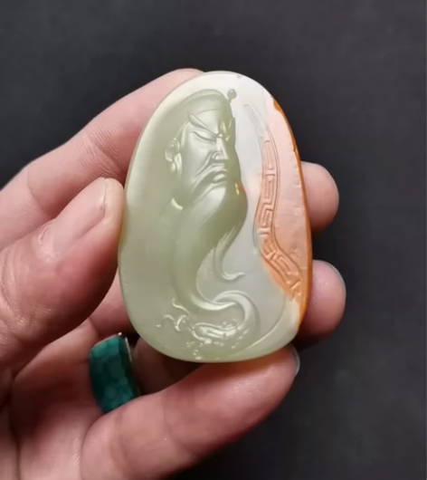 关公玉雕吊坠牌，5.5cm/3.5cm，厚...