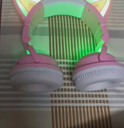 妖舞联名猫耳机 有黑粉蓝三种颜色 感兴趣的...