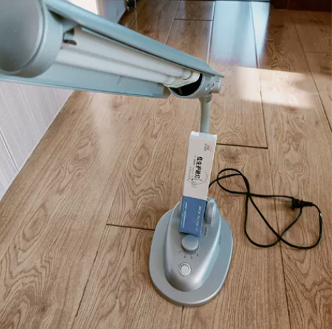 佳生护眼灯18w，可调灯光亮度，外带一支价...