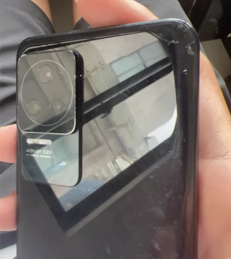 红米k50黑色12+256，屏幕两个月前官...