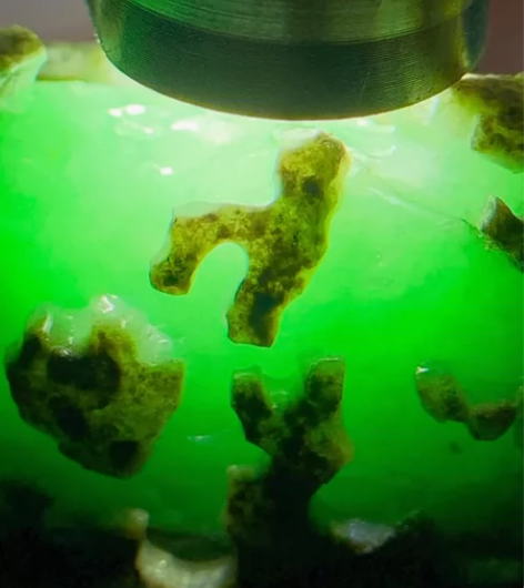 1.33公斤老敞口南齐…大面积开窗冰飘花手...