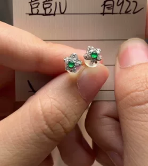 【在途可排】岳光倾城翡翠 18k金镶钻荧光...