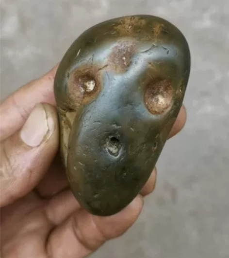 《呐喊》大湾石4*7*3cm（无座） 感兴...