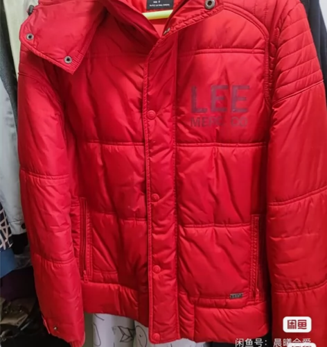 lee羽绒服，保正情侣款男款 感兴趣的话点...