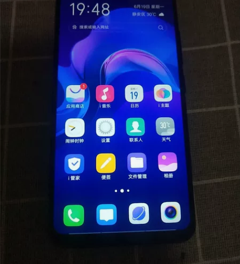 vivoX21A，6?128，外观如图所示...