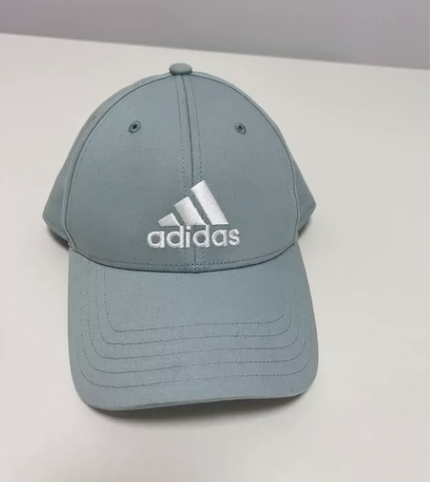 自己的阿迪达斯棒球帽带了四五次喜新厌旧了 ...