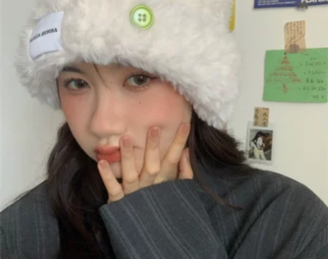 【纽扣毛绒帽】白鹿同款软乎乎加厚保暖护耳毛...