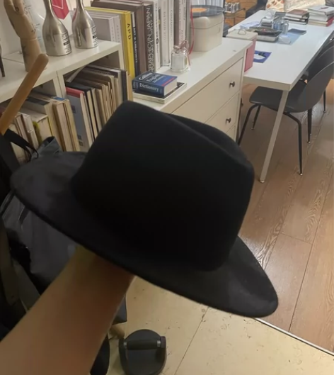 工作室闲置一顶尖货，小礼帽。均码。 喜欢的...