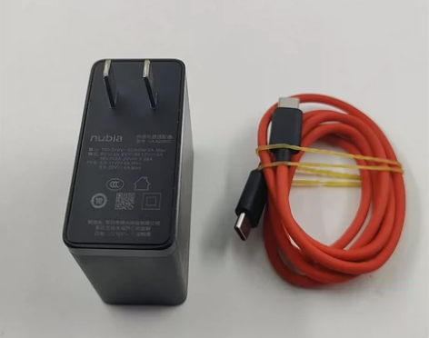 努比亚原装120w充电器一套 感兴趣的话点...