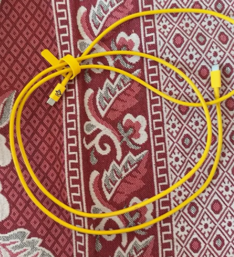 小黄人数据线安卓的换苹果手机了谁要拿走 感...