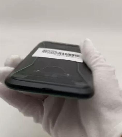 99新黑鲨手机 国行  6+64 手机成色...