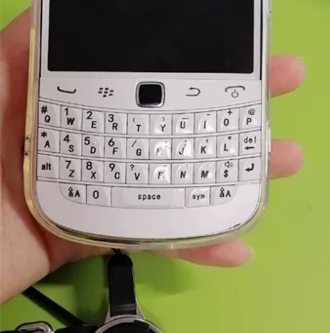 黑莓手机blackberry9900可触屏...