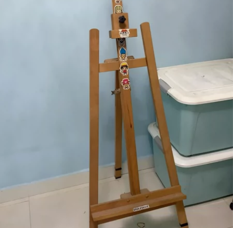 一个大画架 放了很久了 擦擦跟全新的一样 ...