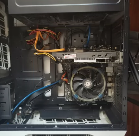 台式主机 CPU：I5-7500主板:华硕...