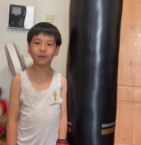 拳击搏击mma柱子 带手套 这柱子下面可以灌水，灌水后稳定，...