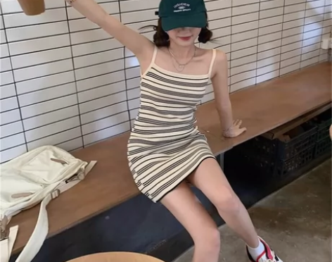 吊带连衣裙女春季2023新款条纹西装内搭修...