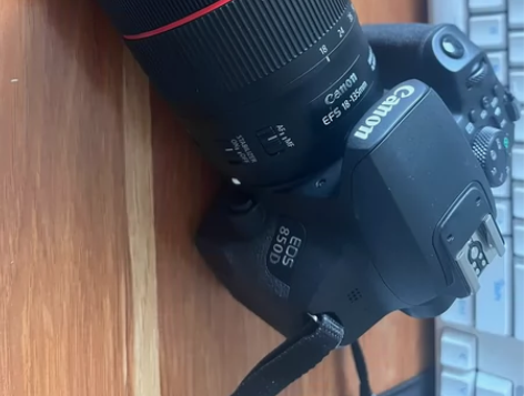 佳能EOS 850D相机，带EF-S 18...