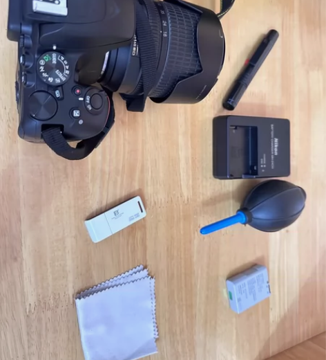 尼康D3500 机身加镜头 95新 镜头是...