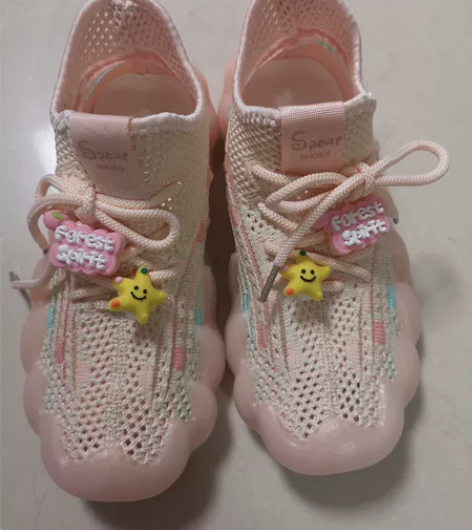 全新女童运动鞋，适合34-35脚 新买的鞋...