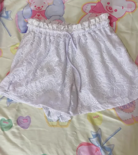 日系白色蕾丝短裤 腰围松紧均码最大到100...