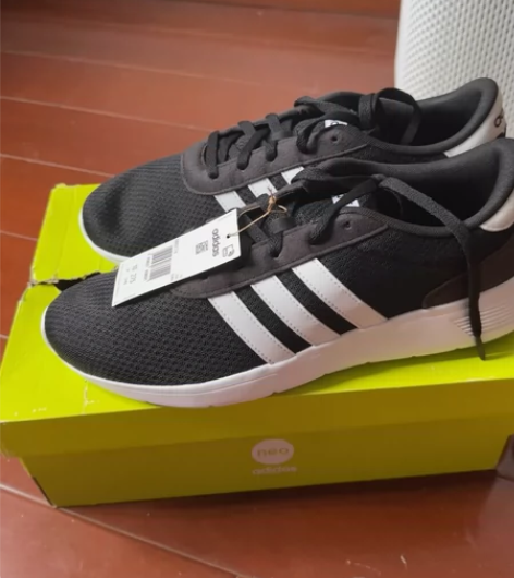 阿迪基础款运动鞋休闲鞋 44.5码 货号b...