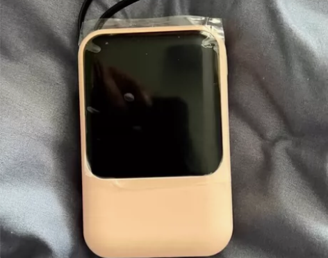 【全新包邮】自带4线20000毫安快充充电...